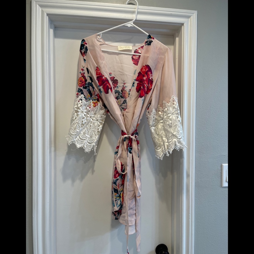 Mae’s Sunday floral robe